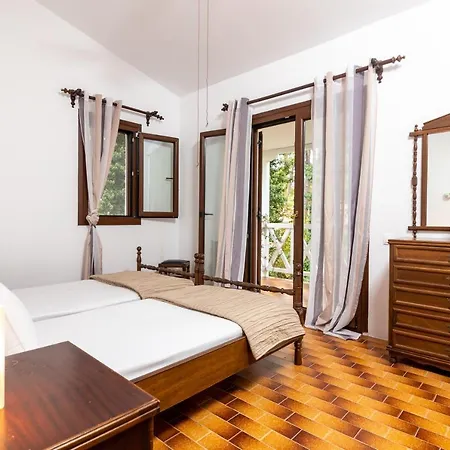 F & B Summer Collection - Kassandra - Sani - Montagna Apartment
